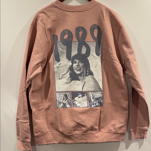 Taylor Swift 1989 Taylor’s Version Crewneck Sweatshirt Size XL - Picture 4 of 6
